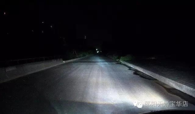 尤其是改過氙氣大燈的車主們，定期檢查電路，檢查火花塞是否積碳老化，這是很有必要的！