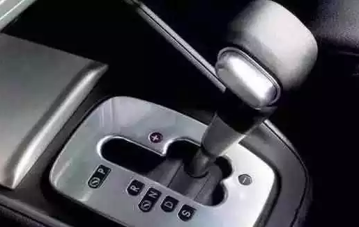 自動(dòng)檔車這樣開提前報(bào)廢，多少老司機(jī)中招
