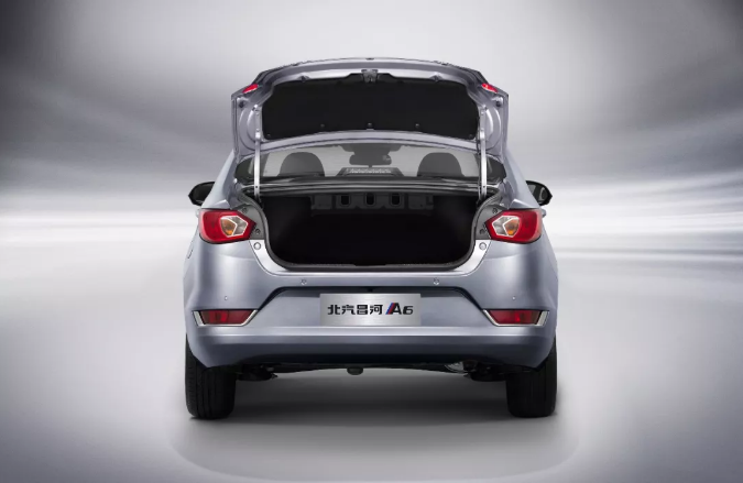 看一出好戲，猜神秘主演