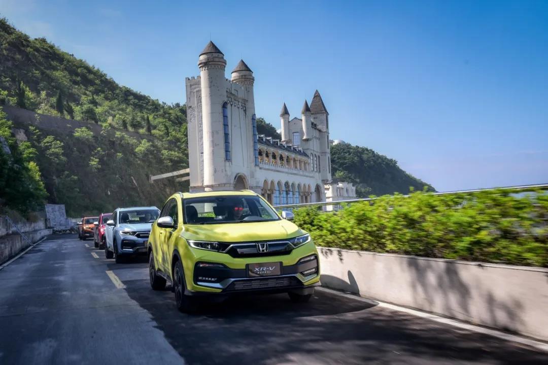 媒體視角 | 即將“解鎖”小型SUV首個(gè)百萬(wàn)輛成就，XR-V為啥被年輕人“愛(ài)不夠”？
