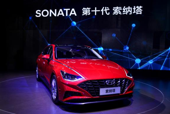 天生出色 | 生于烈焰，當(dāng)紅不讓