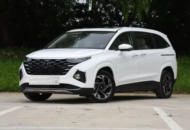 還看啥傳祺M8，現(xiàn)代庫斯途2.0T動力，16.98萬起，軸距超3米